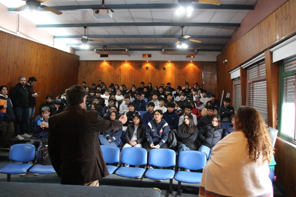 Convenio Marco de Colaboración entre la UNDAV y la Escuela Técnica N°14 'Libertad' de CABA abre nuevas oportunidades para la educación y la innovación en el país
