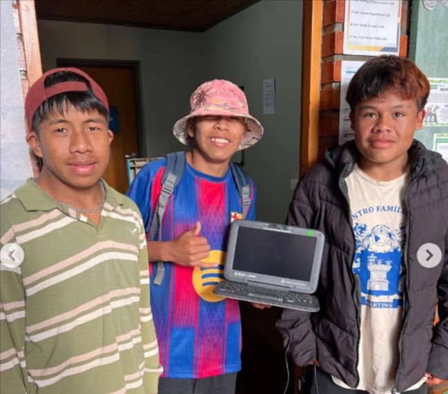 Notebooks Recuperadas Llegan a Escuela Intercultural de Misiones: Tecnología que Transforma Vidas 5 El MP25M entregó notebooks recuperadas a la Escuela Intercultural Taji Poty en Misiones. Descubrí cómo la acción coordinada de distintos nodos lleva tecnología educativa a comunidades originarias.