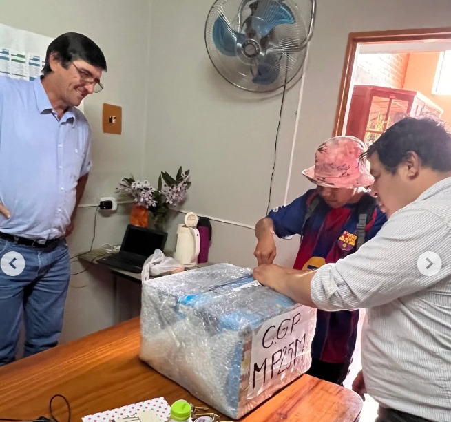 Notebooks Recuperadas Llegan a Escuela Intercultural de Misiones: Tecnología que Transforma Vidas 3 El MP25M entregó notebooks recuperadas a la Escuela Intercultural Taji Poty en Misiones. Descubrí cómo la acción coordinada de distintos nodos lleva tecnología educativa a comunidades originarias.