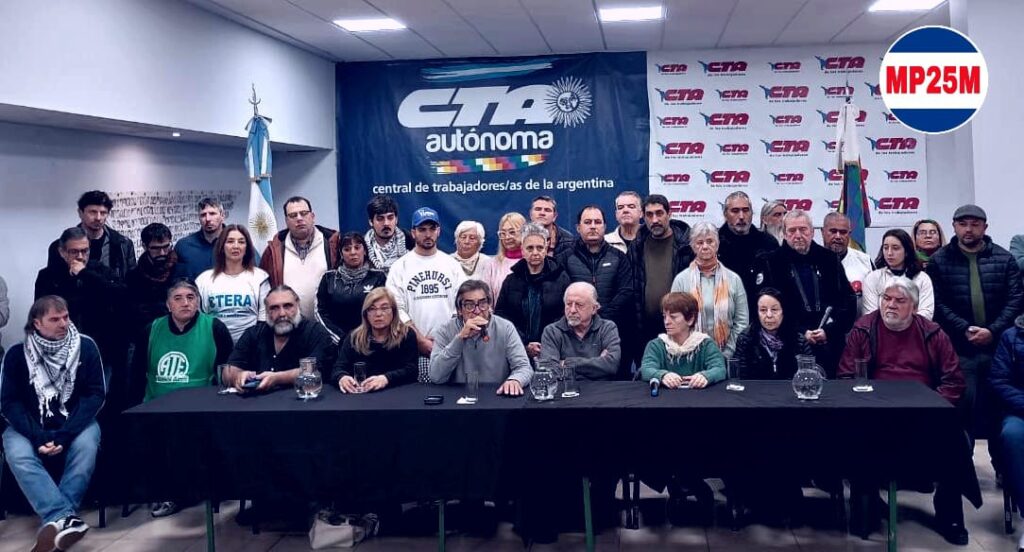 mo25m en plan de lucha junto a la cta