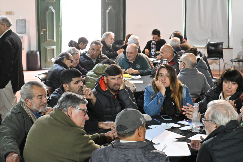 Mientras la Nación ajusta, la provincia se organiza": el MP25M reunió a 150 referentes productivos en el Congreso de Luján 2026 3 El objetivos principal del Congreso «Buenos Aires Produce y Trabaja» fue potenciar el capital territorial a través de la articulación entre el sector público, empresas, academia y organizaciones del trabajo.