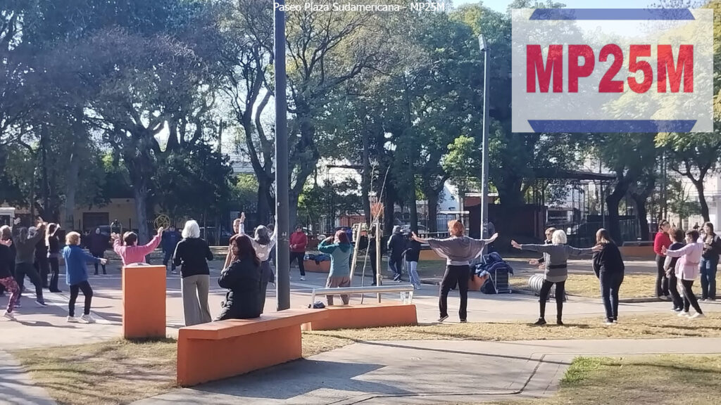 Paseo Plaza Sudamérica y el MP25M: la economía popular que se organiza y multiplica beneficios 2 Paseo Plaza Sudamérica se integró al MP25M y logró mejoras en su feria de emprendedores junto a Cristian Martínez, el INTI y Néstor Escudero, además de un programa de bolsones frutihortícolas con Claudio Balbuena.