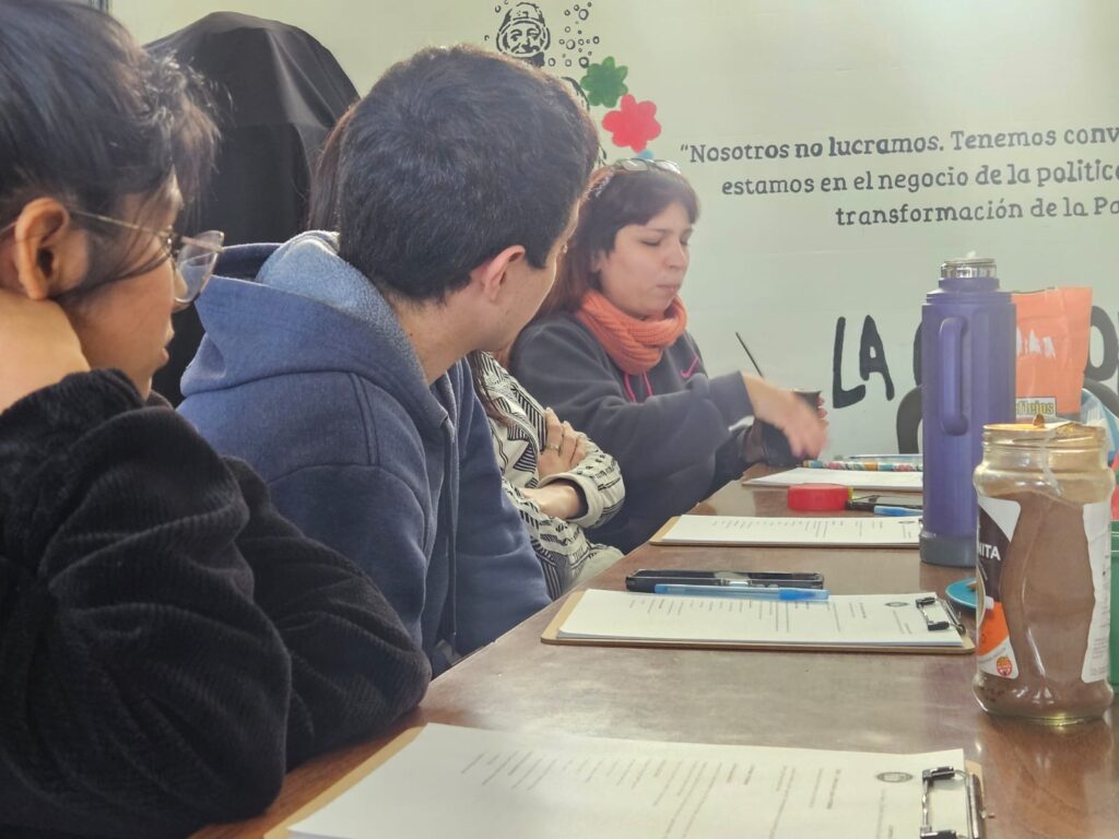El Movimiento Productivo 25 de Mayo impulsa una Escuela de Capacitación en Ciudad Oculta junto a las Cuadrillas Perón y Evita, promoviendo una economía basada en el trabajo digno, la educación técnica y el desarrollo productivo nacional.